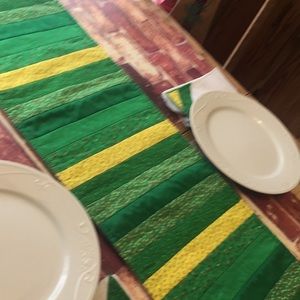 Vintage Handmade Green and Yellow Quilted Calico Table Runner and Napkin…